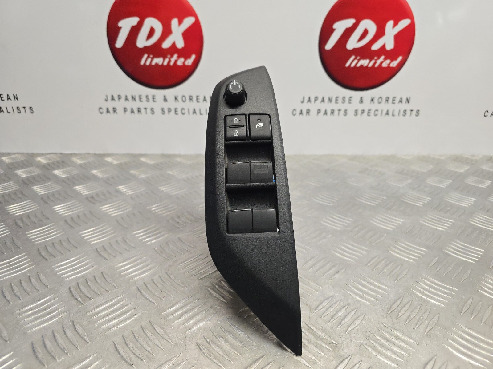 TOYOTA YARIS MK4 2020-2024 GENUINE DRIVERS FRONT 4 WAY WINDOW