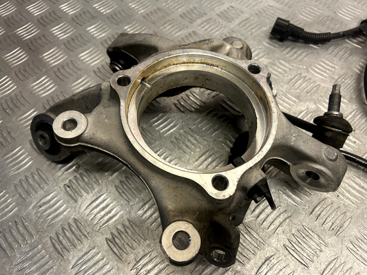 Kia Ev6 (Cv) 2021-2024 Rear Wheel Drive Genuine Driver Side Rear Hub + Abs Loom 2