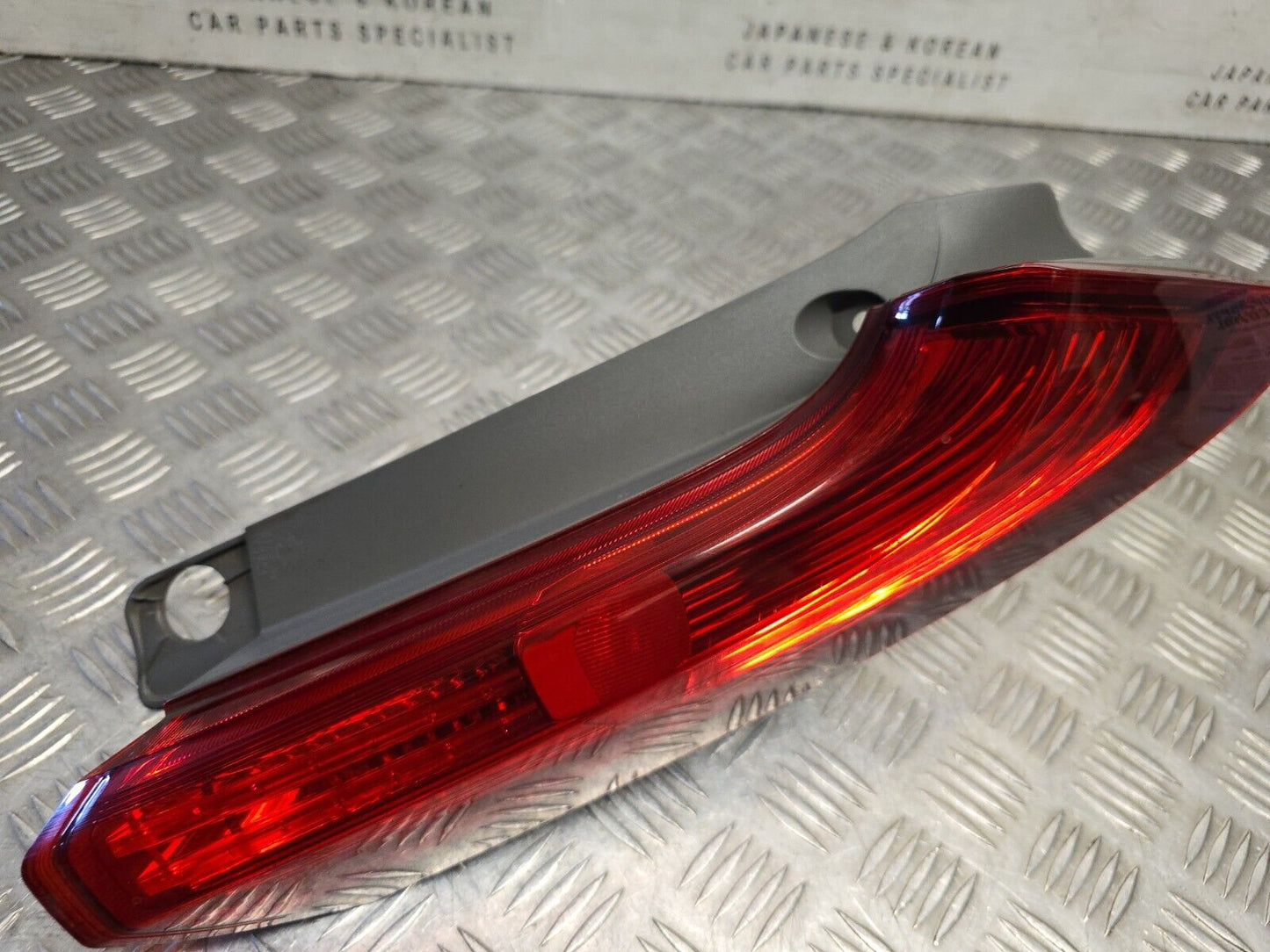 HONDA CR-V MK4 2013-2018 GENUINE DRIVERS SIDE REAR UPPER LED TAILGATE LIGHT LAMP