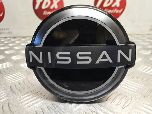 NISSAN QASHQAI J12 MK3 2021-2024 GENUINE FRONT GRILLE BADGE EMBLEM 628906US0A