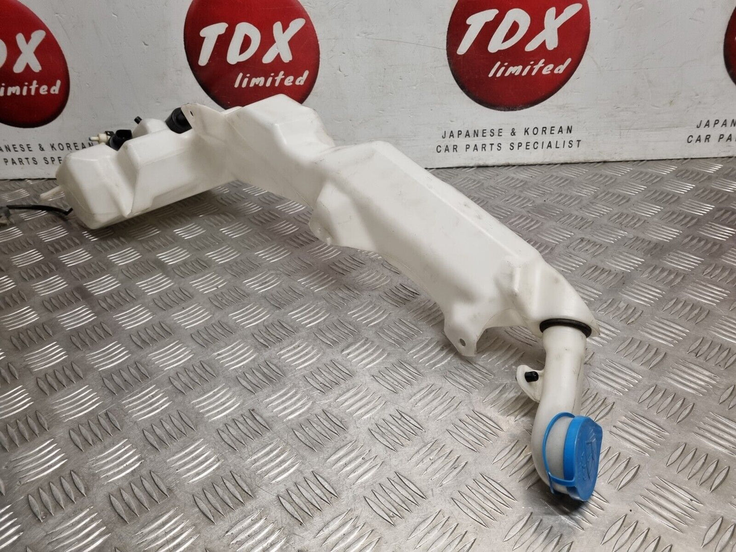 HONDA CR-V (RM) MK4 2013-2018 GENUINE WINDSCREEN WASHER BOTTLE + MOTOR PUMPS