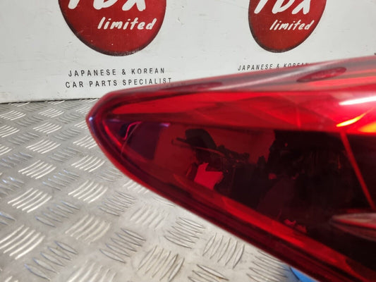 TOYOTA AURIS ESTATE 2012-2015 MK2 PREFACELIFT GENUINE PASSENGERS REAR BODY LIGHT
