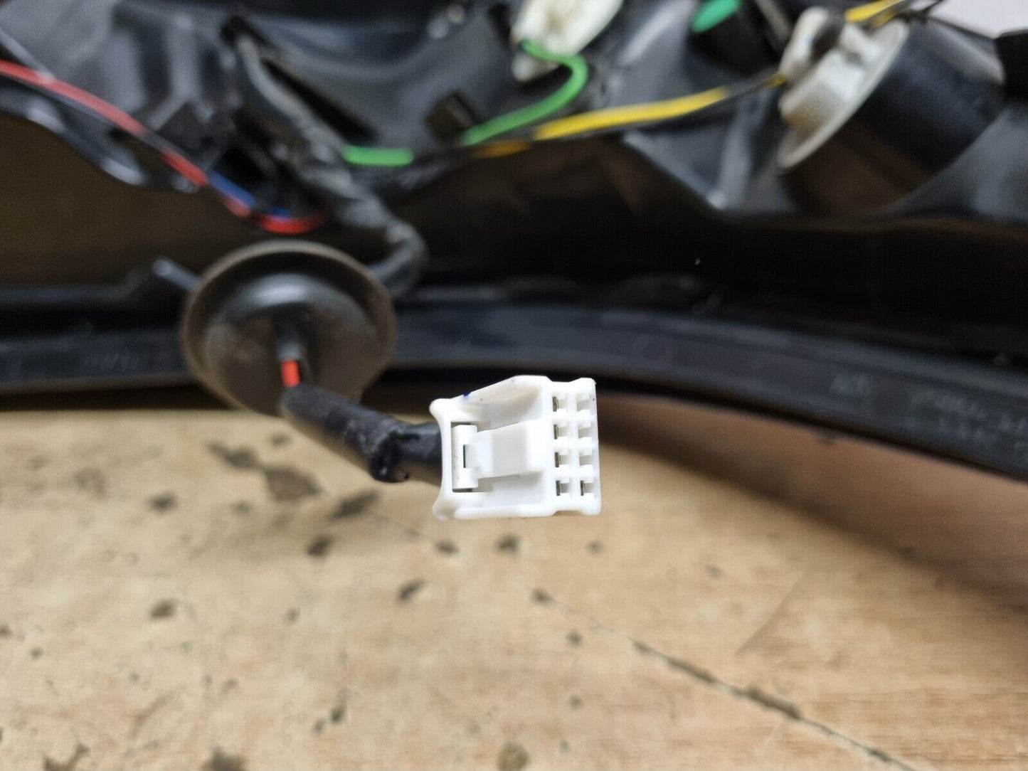 TOYOTA AYGO MK2 2014-2017 PRE-FACELIFT PASSENGERS SIDE REAR OUTER BRAKE LIGHT