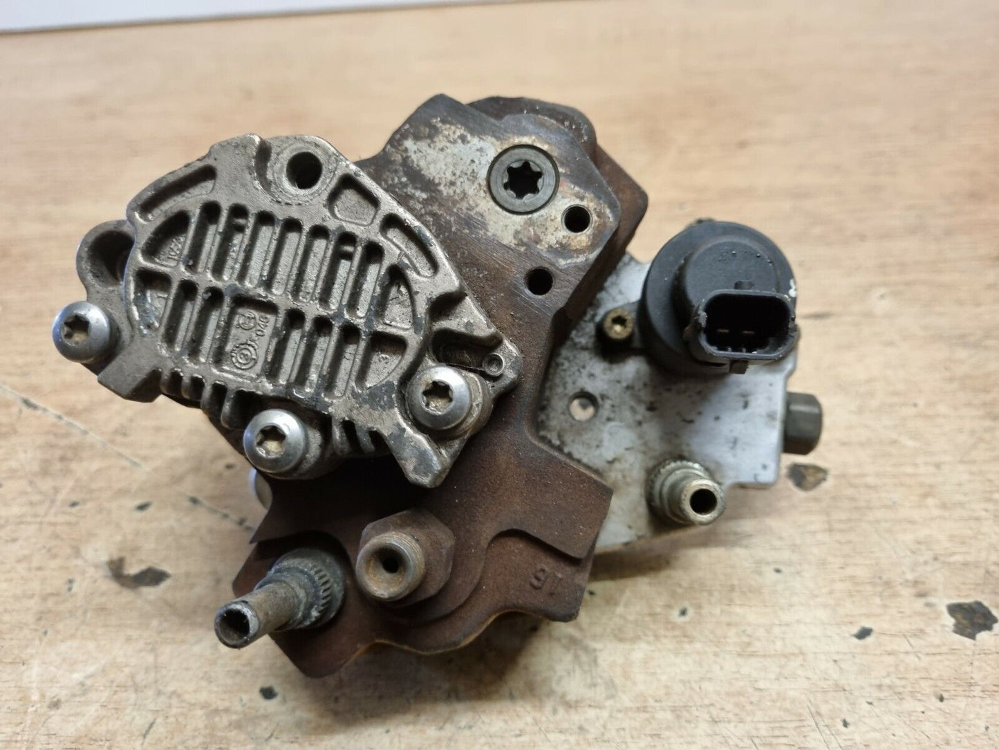 MAZDA 3 BK GENUINE 1.6 HDI DIESEL HIGH PRESSURE INJECTION FUEL PUMP 2003-2007