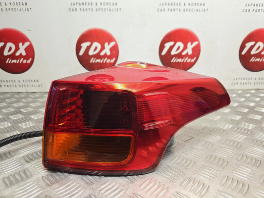 TOYOTA RAV4 (XA40) MK4 2012-2015 GENUINE DRIVERS SIDE REAR OUTER BRAKE LIGHT