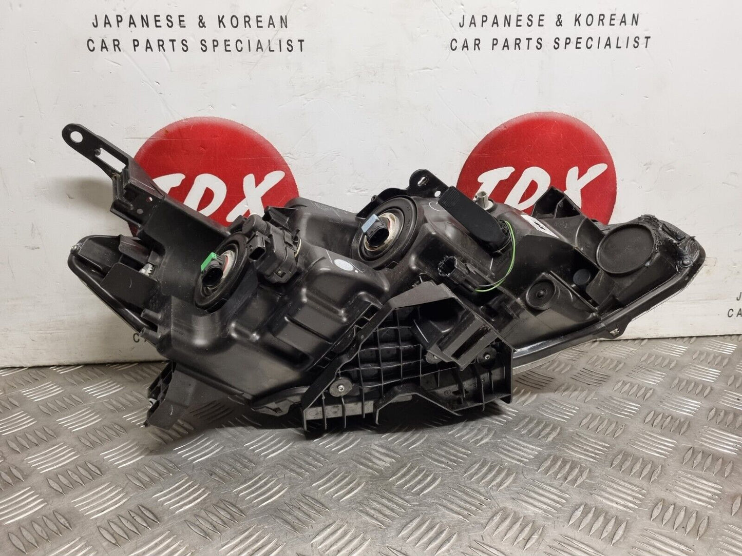 NISSAN PULSAR (C13) 2014-2019 GENUINE PASSENGERS SIDE FRONT HALOGEN HEADLIGHT