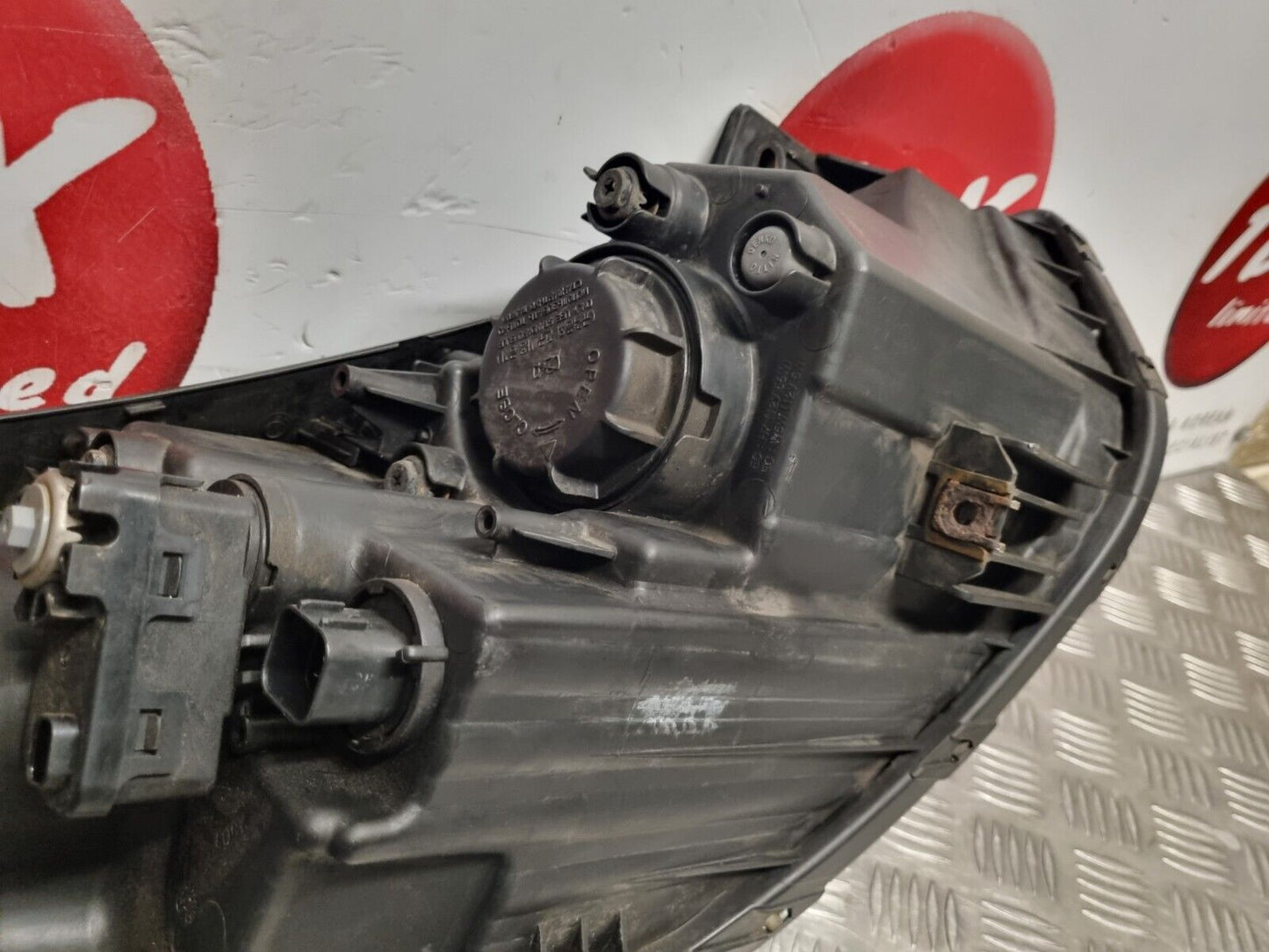 HYUNDAI IX35 2010-2013 PRE-FACELIFT GENUINE PASSENGERS SIDE HALOGEN HEADLIGHT