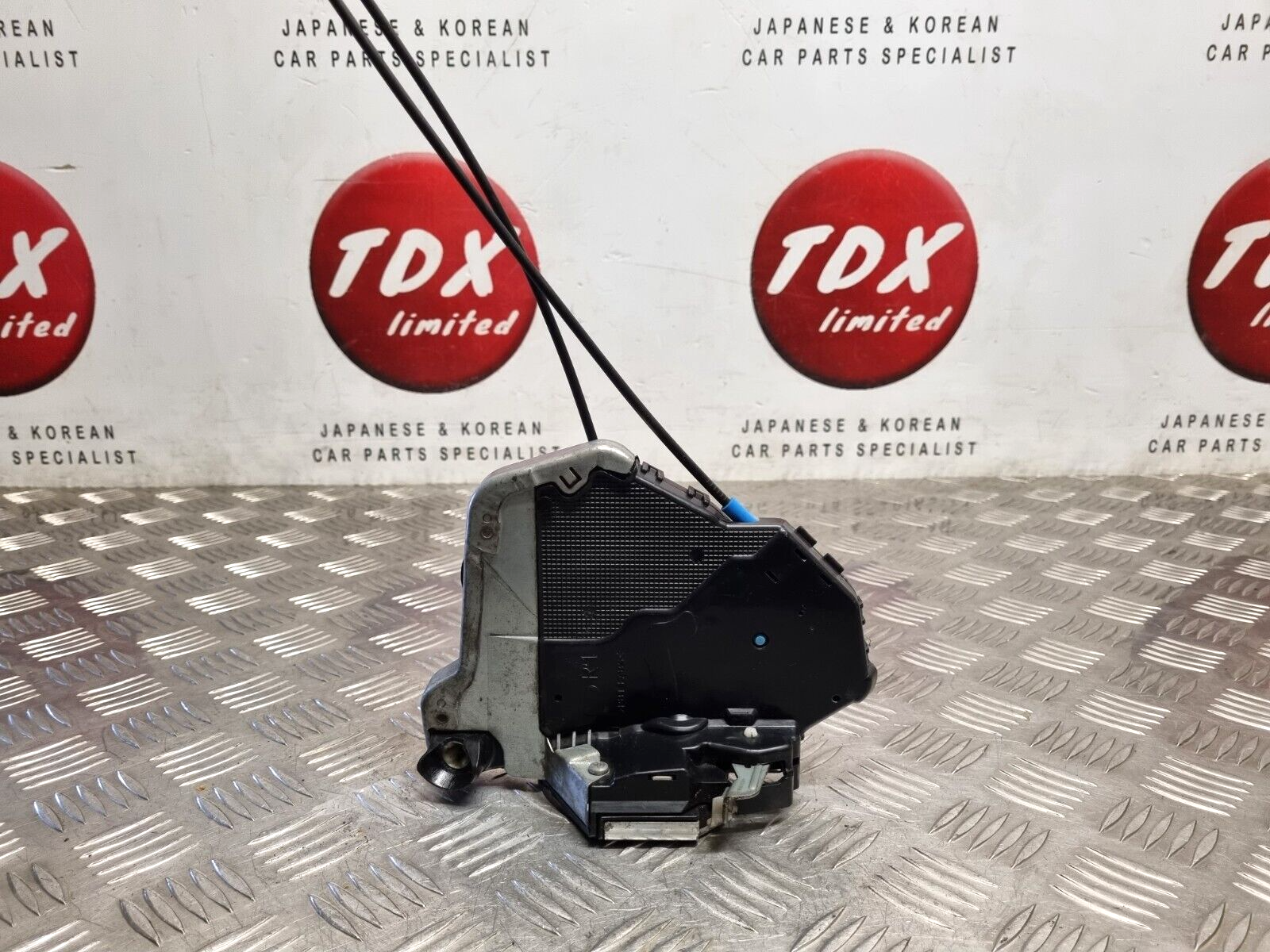 Toyota Avensis MK3 Driver Front Door Lock Mechanism | TDX Toyota Avensis MK3 Driver Front Door Lock Mechanism | TDX