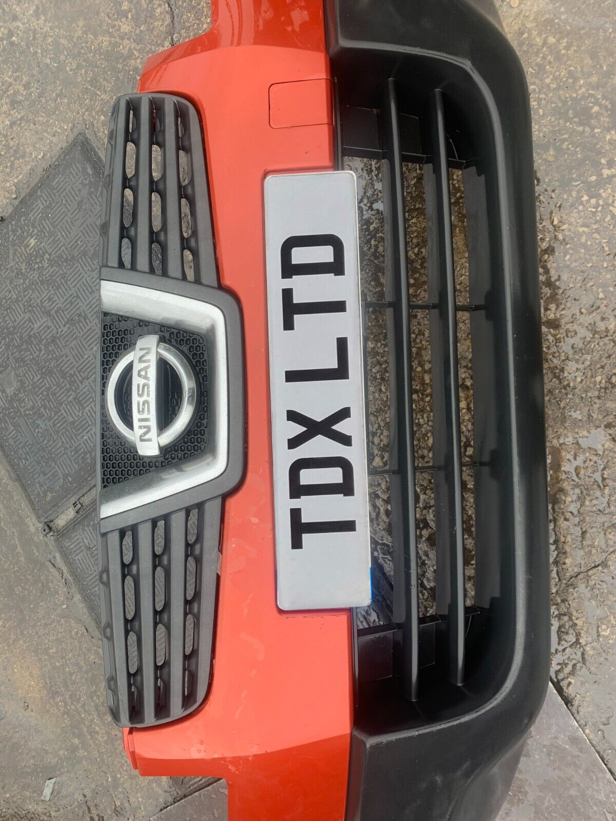 NISSAN QASHQAI J10 2007-2010 PRE-FACELIFT GENUINE FRONT BUMPER ORANGE