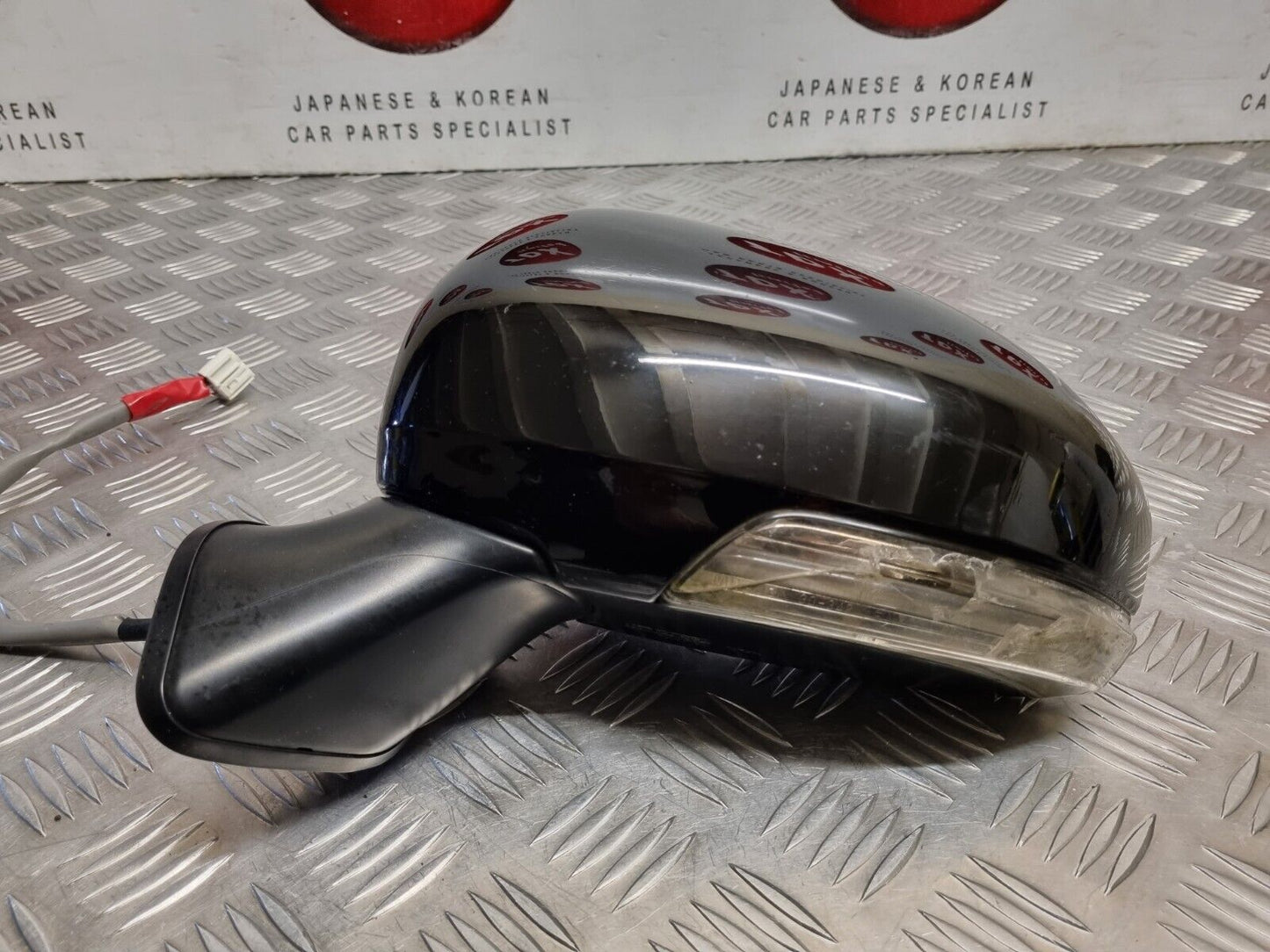 TOYOTA PRIUS MK3 2009-2015 GENUINE PASSENGERS MANUAL FOLD WING MIRROR 202 BLACK