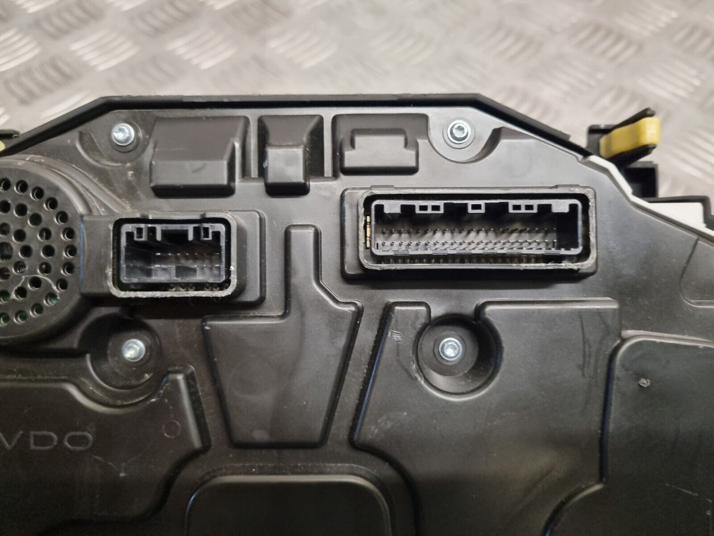 TOYOTA AURIS E18 1.8 HYBRID 2015-2018 MK2 GENUINE SPEEDO CLOCKS 83800-F2F01