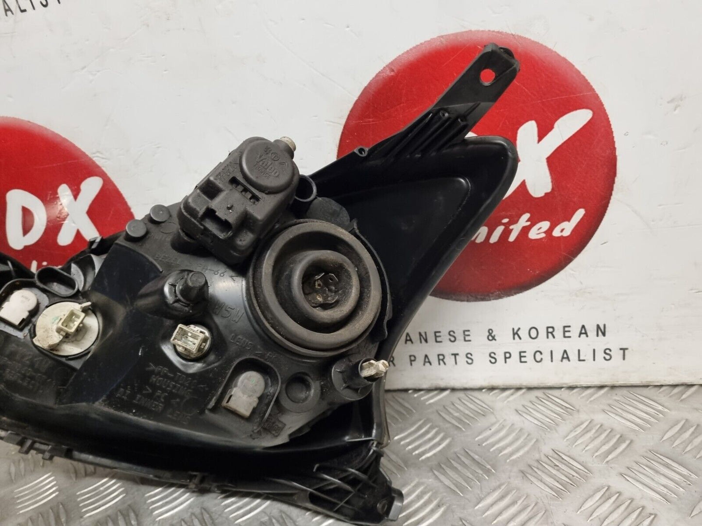 TOYOTA AYGO 2005-2014 GENUINE HALOGEN DRIVERS SIDE FRONT HEADLIGHT 81110-0H080