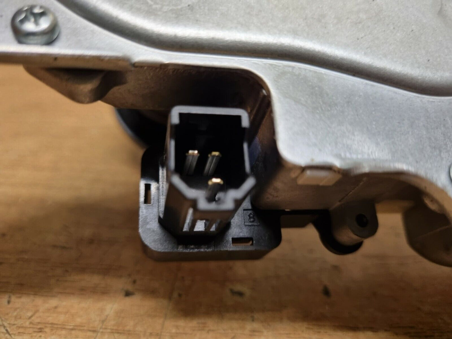 Suzuki SX4 S-Cross Genuine Rear Windscreen Wiper Motor 2013-2016