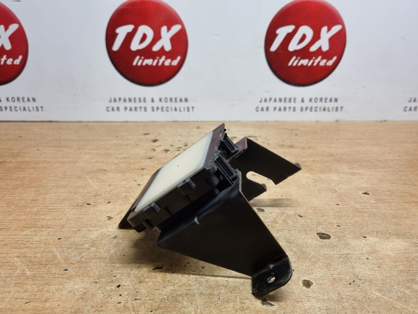 HYUNDAI TUCSON MK3 2015-2018 GENUINE DRIVERS SIDE REAR BLIND SPOT RADAR SENSOR