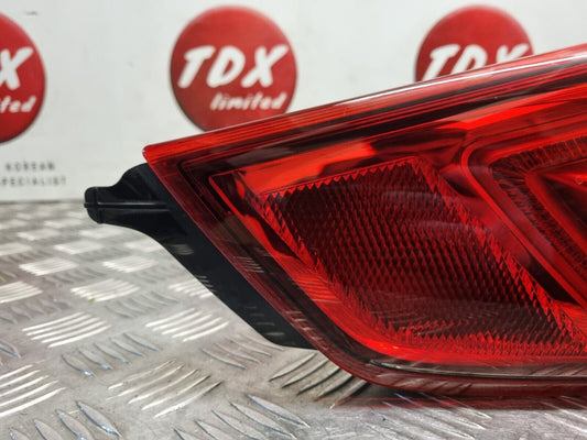 NISSAN QASHQAI J11 2014-2017 PRE-FACELIFT DRIVERS SIDE REAR INNER TAILGATE LIGHT