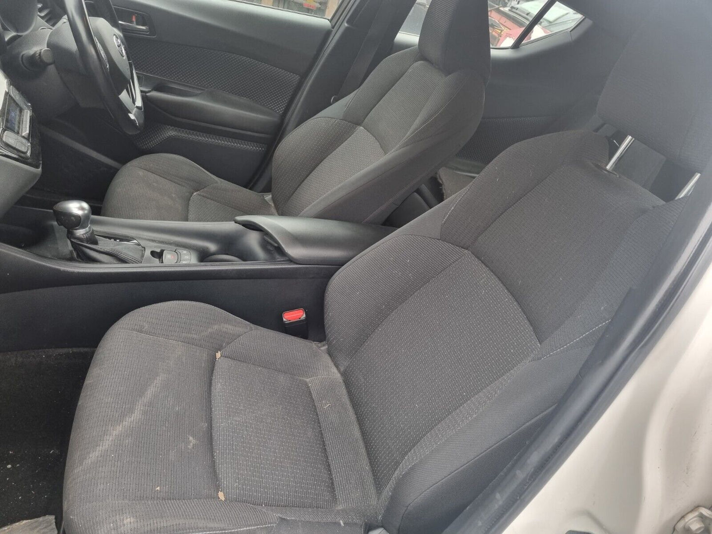 2017 TOYOTA C-HR MK1 ICON 1.8 HYBRID CVT AUTOMATIC VEHICLE FOR BREAKING