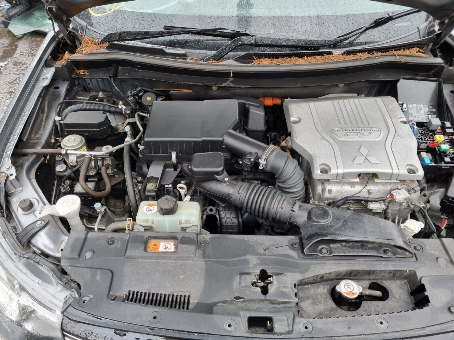 2014 Mitsubishi Outlander Phev Mk3 2.0 Petrol 4X4 For Breaking/ Spares/ Parts 10
