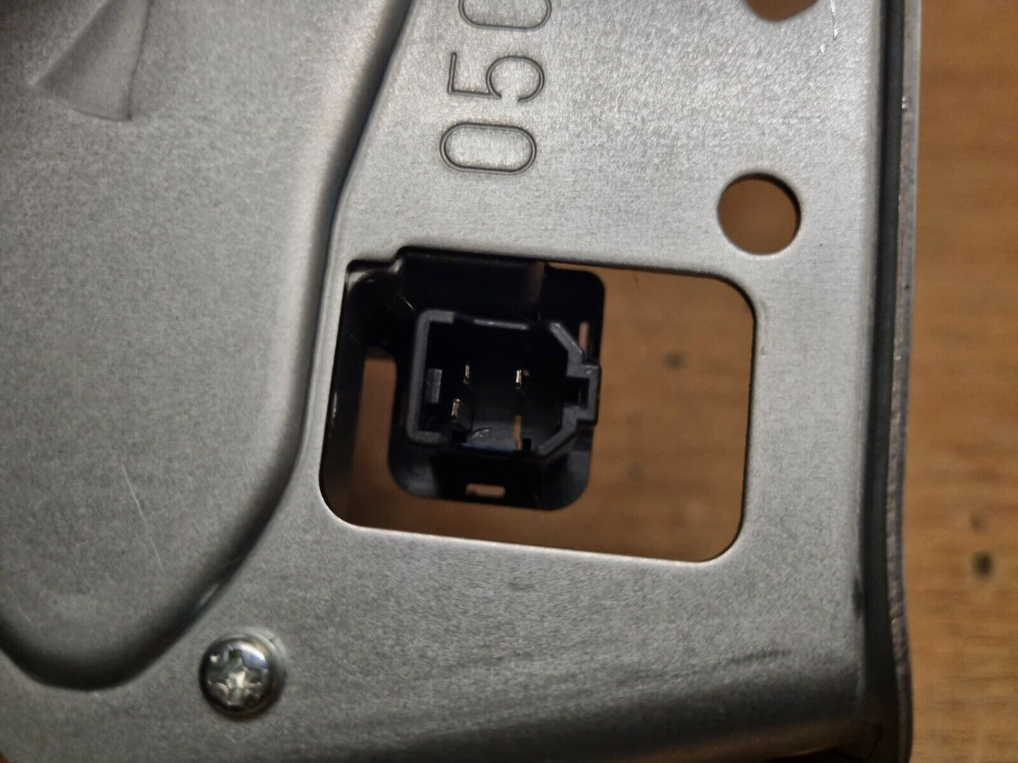 HONDA CRV MK4 2013-2016 GENUINE REAR WINDSCREEN WIPER MOTOR 050T0A