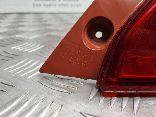 MAZDA 2 DE 2007-2015 MK2 GENUINE DRIVERS SIDE REAR OUTER BODY LIGHT D65151150