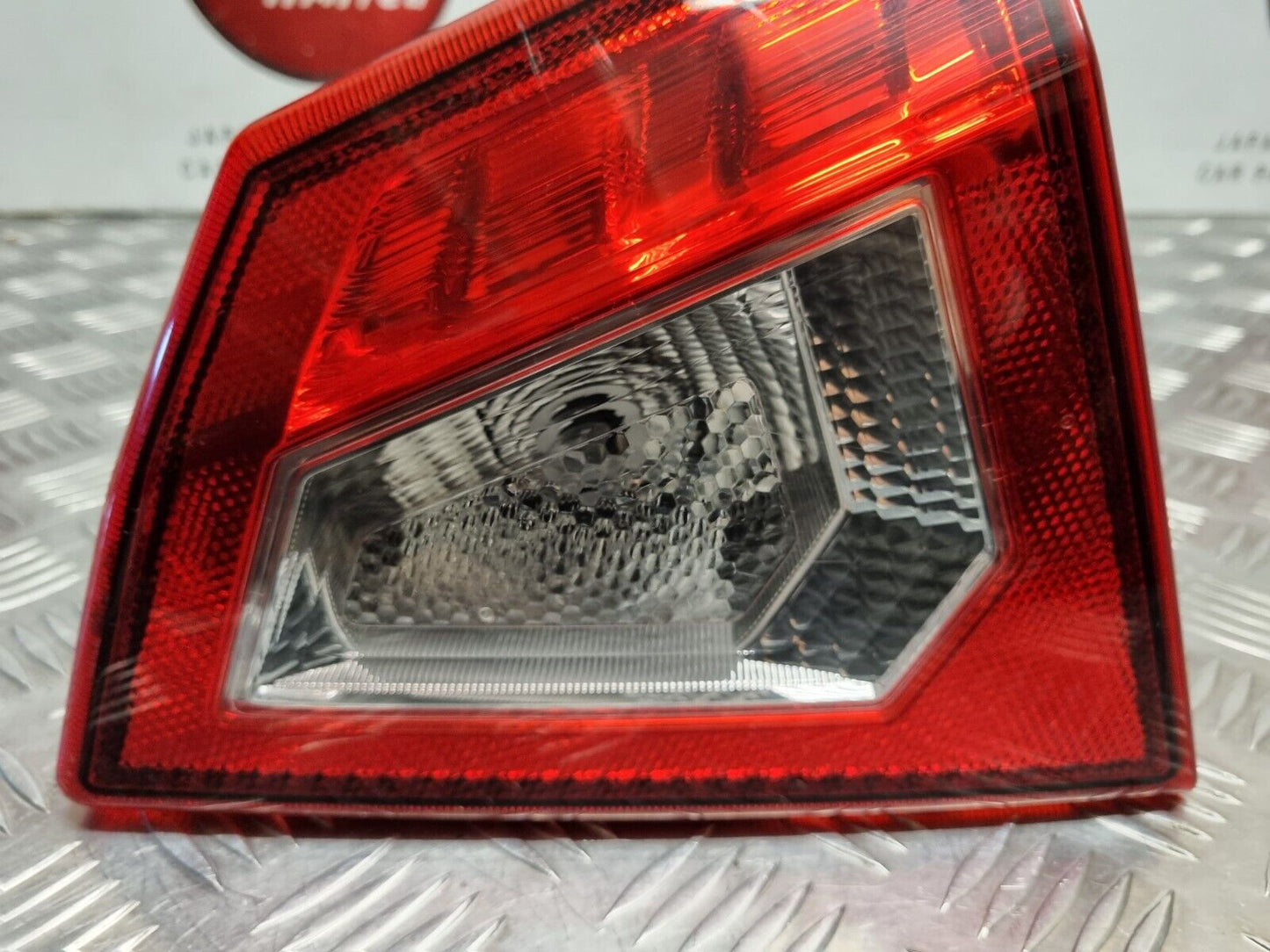 SUZUKI VITARA 2015-2018 MK4 PRE-FACELIFT DRIVERS SIDE REAR INNER TAILGATE LIGHT