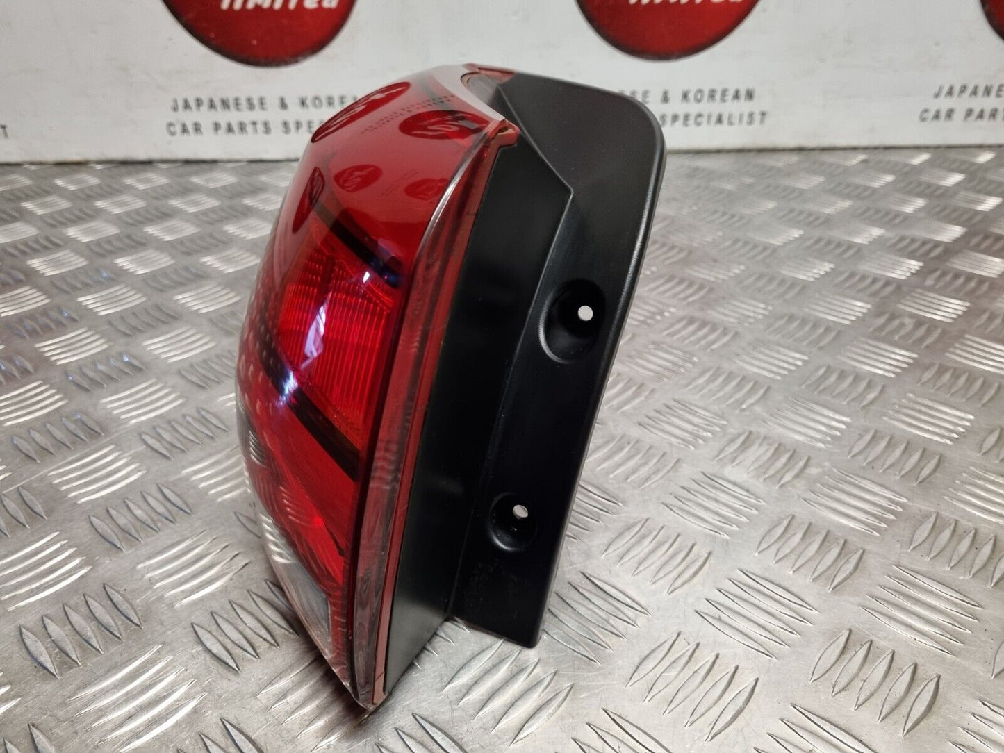 KIA SPORTAGE SL 2013-2015 MK3 FACELIFT GENUINE PASSENGERS SIDE REAR BODY LIGHT