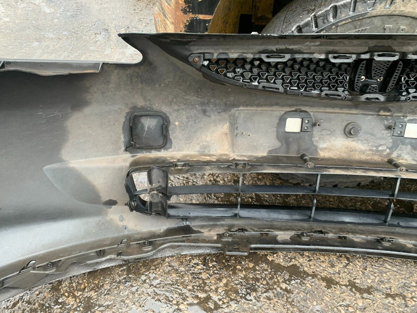 HONDA JAZZ 2003-2006 PRE-FACELIFT GENUINE FRONT BUMPER IN BLACK
