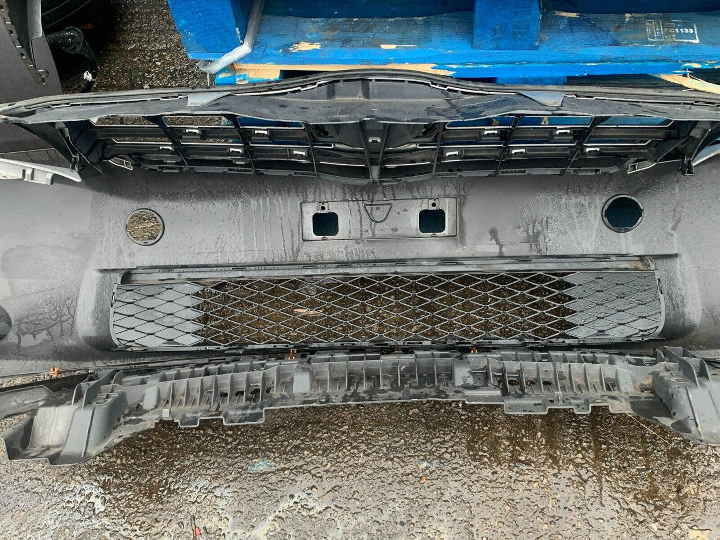 TOYOTA AURIS MK1 2010-2012 NON-HYBRID FACELIFT GENUINE FRONT BUMPER SILVER