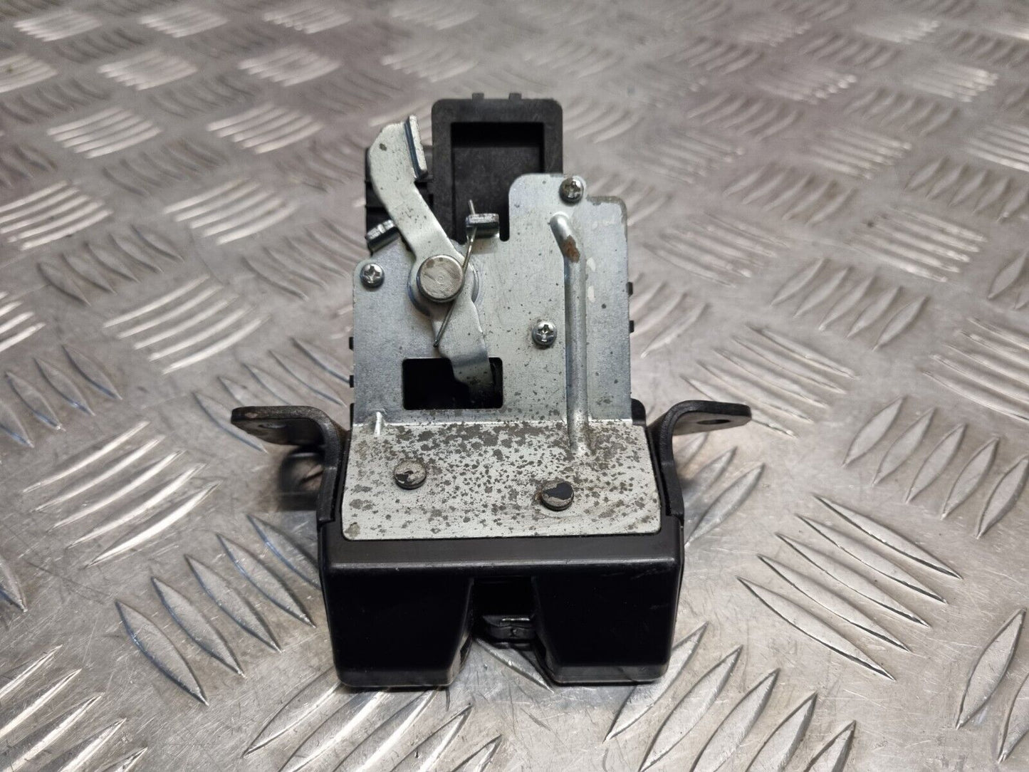 HYUNDAI I30 HATCH (GD) MK2 2012-2017 GENUINE REAR BOOT LOCK CATCH 81230-A6000