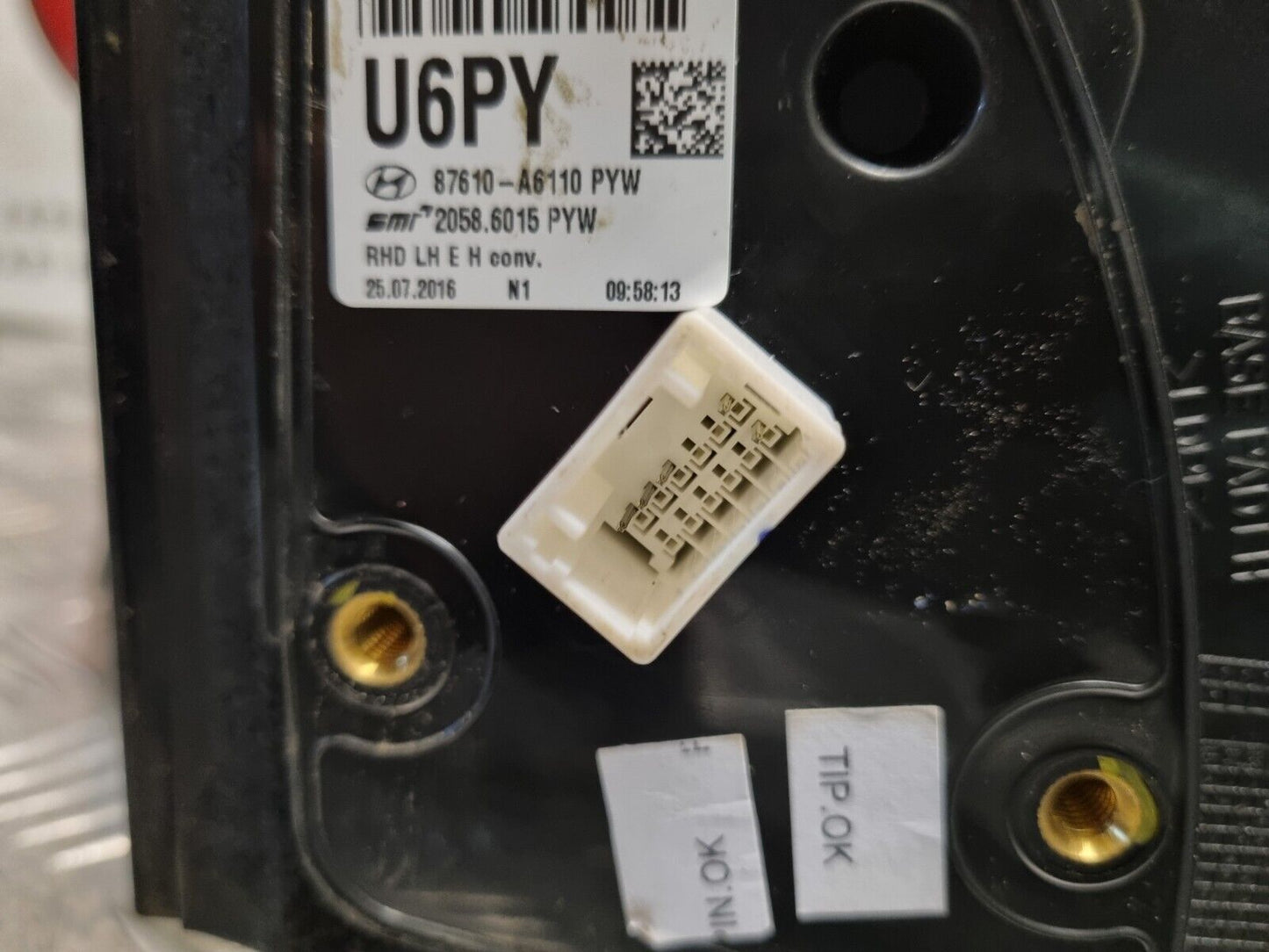 HYUNDAI I30 GD 2012-2018 GENUINE PASSENGERS SIDE MANUAL FOLD MIRROR 87610-A6110