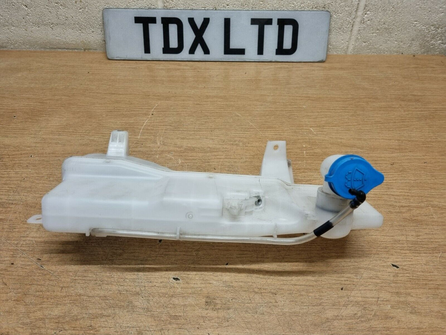 Suzuki Ignis Genuine Windscreen Washer Bottle Tank + Pump Motors 2016-2019