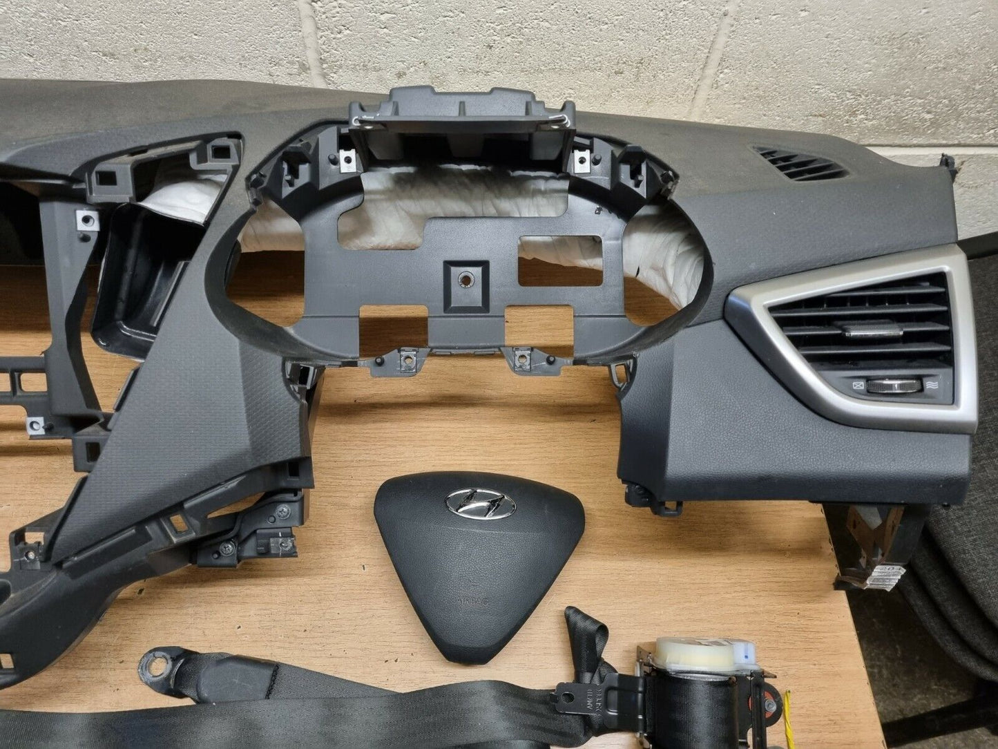 Hyundai Veloster Dash Drivers Passengers Module Seat Belts Airbag Kit 2011-2017