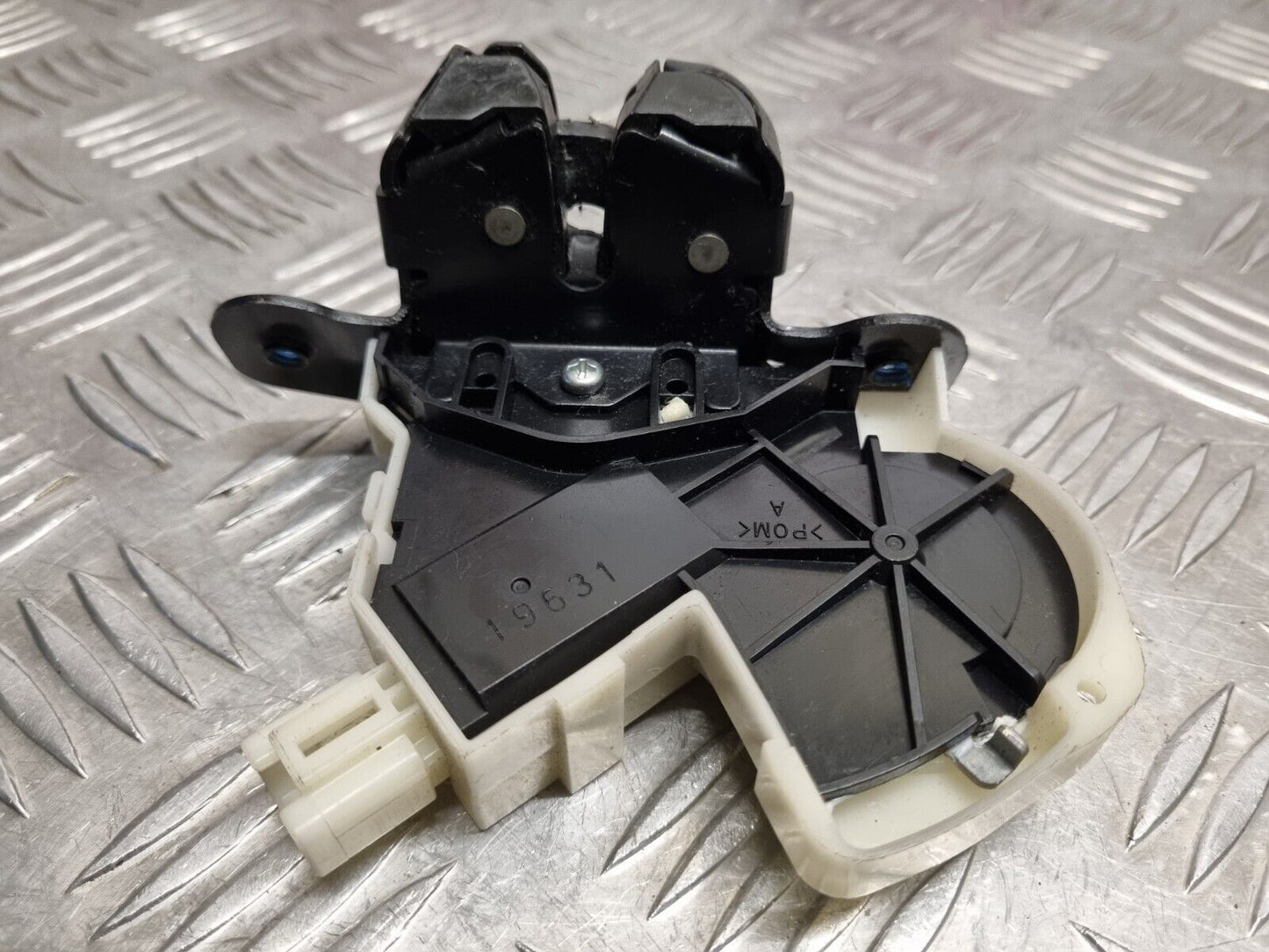 SX4 S-CROSS 2013-2016 GENUINE REAR BOOT LOCK LATCH CATCH MECHANISM 8251061MA1