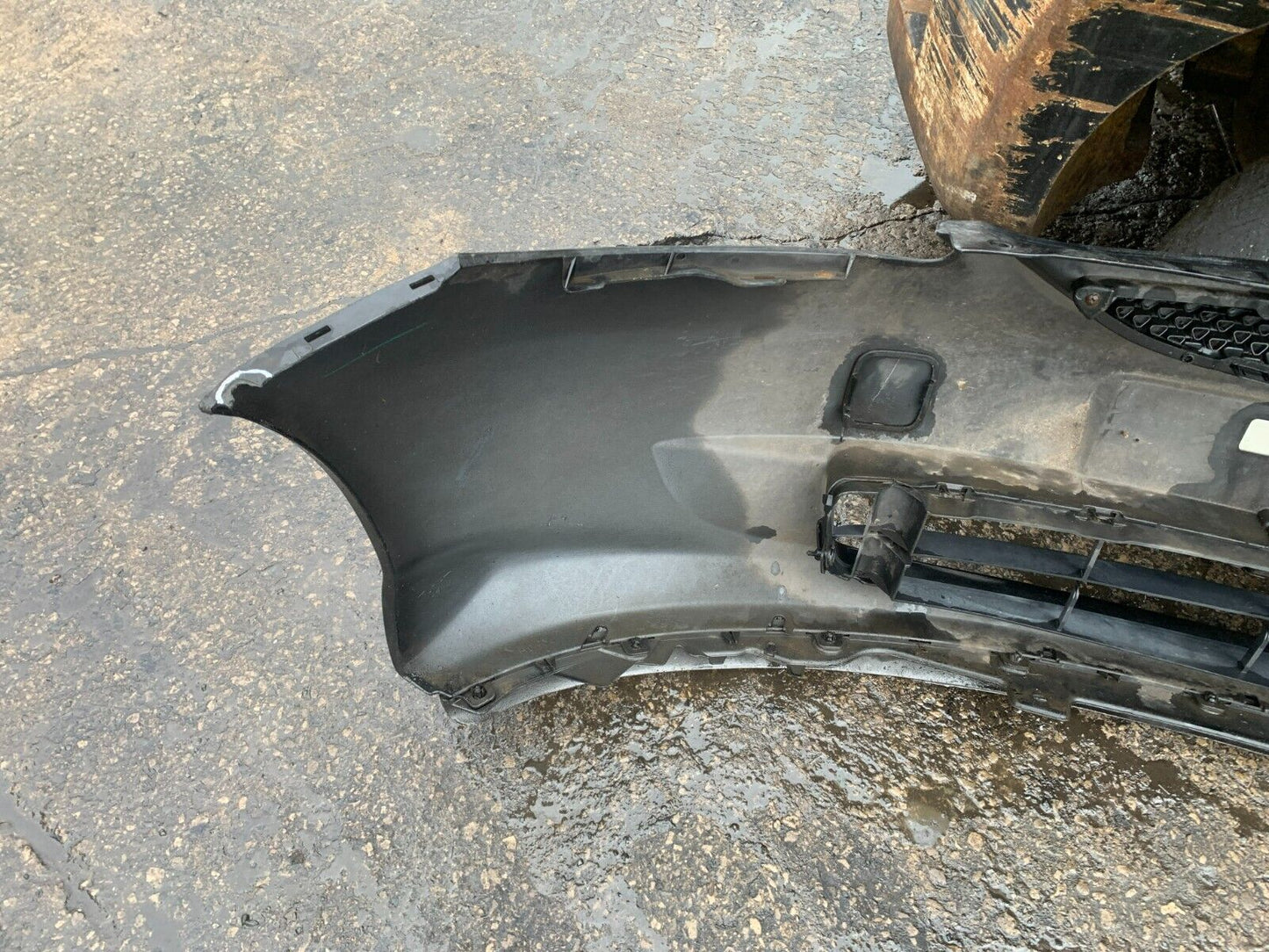 HONDA JAZZ 2003-2006 PRE-FACELIFT GENUINE FRONT BUMPER IN BLACK
