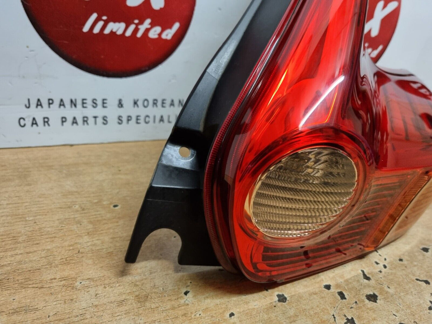 NISSAN JUKE F15 2010-2014 PRE-FACELIFT DRIVERS SIDE REAR OUTER TAIL LIGHT LAMP
