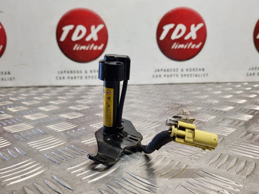HYUNDAI TUCSON TL 2015-2020 PASSENGERS LEFT BONNET PYROTECHNIC ACTUATOR POPPER