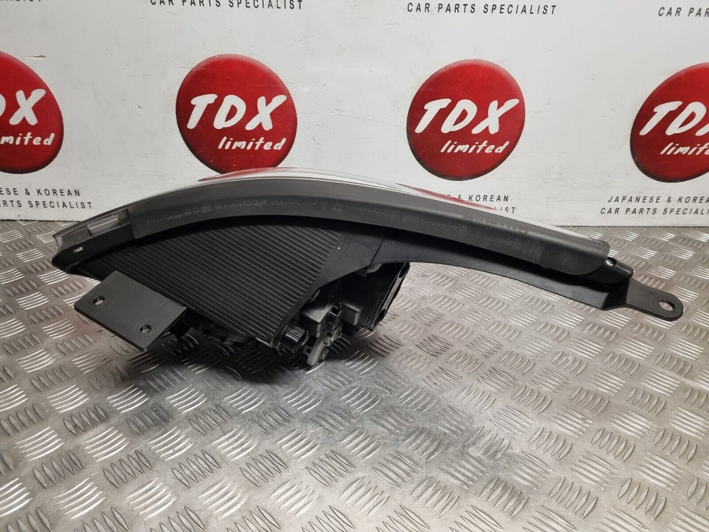 KIA NIRO (DE) 2019-2022 GENUINE DRIVER SIDE FRONT HALOGEN HEADLIGHT 92102-G5
