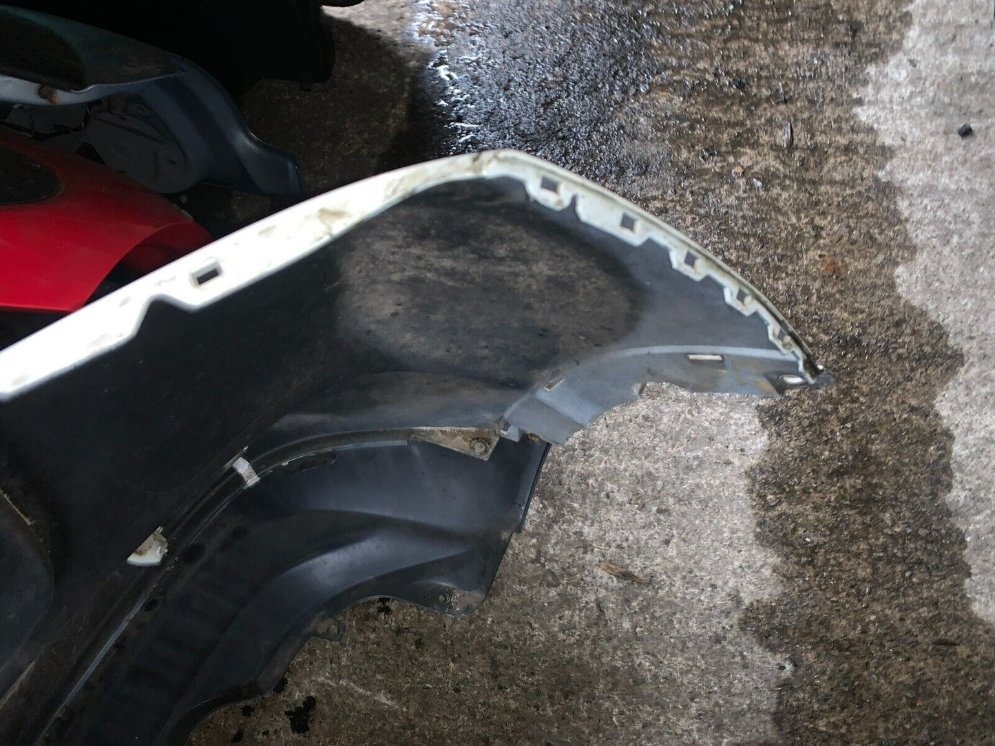 NISSAN JUKE MK1 2010-2014 PRE-FACELIFT GENUINE DIG-T REAR BUMPER WHITE