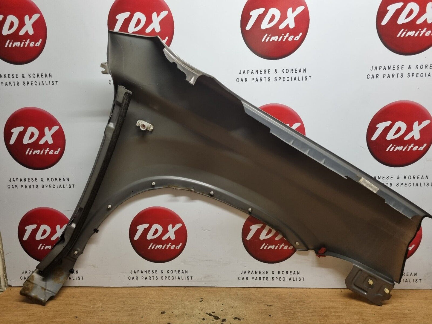 NISSAN X-TRAIL T31 2007-2013 MK2 NSF GENUINE PASSENGERS SIDE FRONT WING SILVER