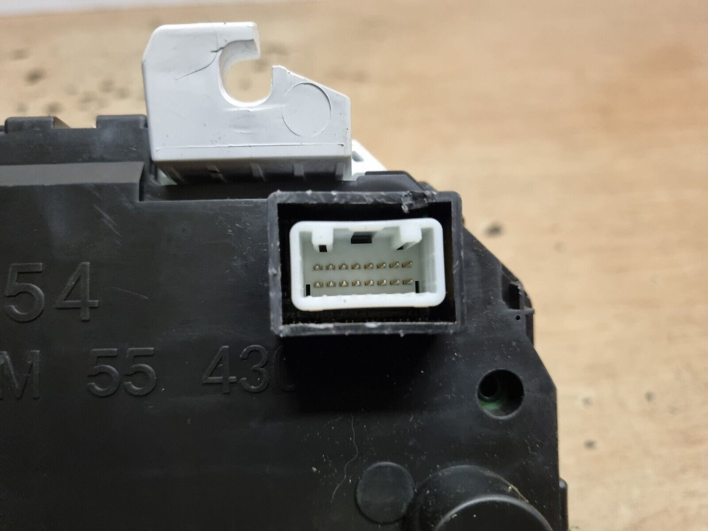 MAZDA 2 MK3 DJ 2015-2020 1.5 PETROL MANUAL GENUINE INSTRUMENT SPEEDO D09M55430