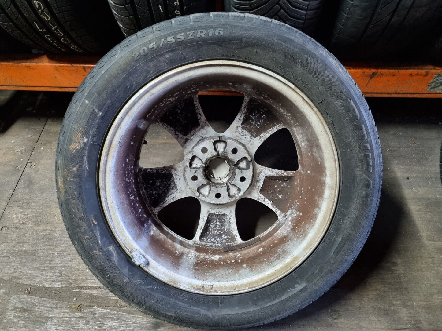 Kia Ceed Mk1 2006-2012 16" Inch Genuine Alloy Wheel 205/55/16 6Jx16 529101H235 5
