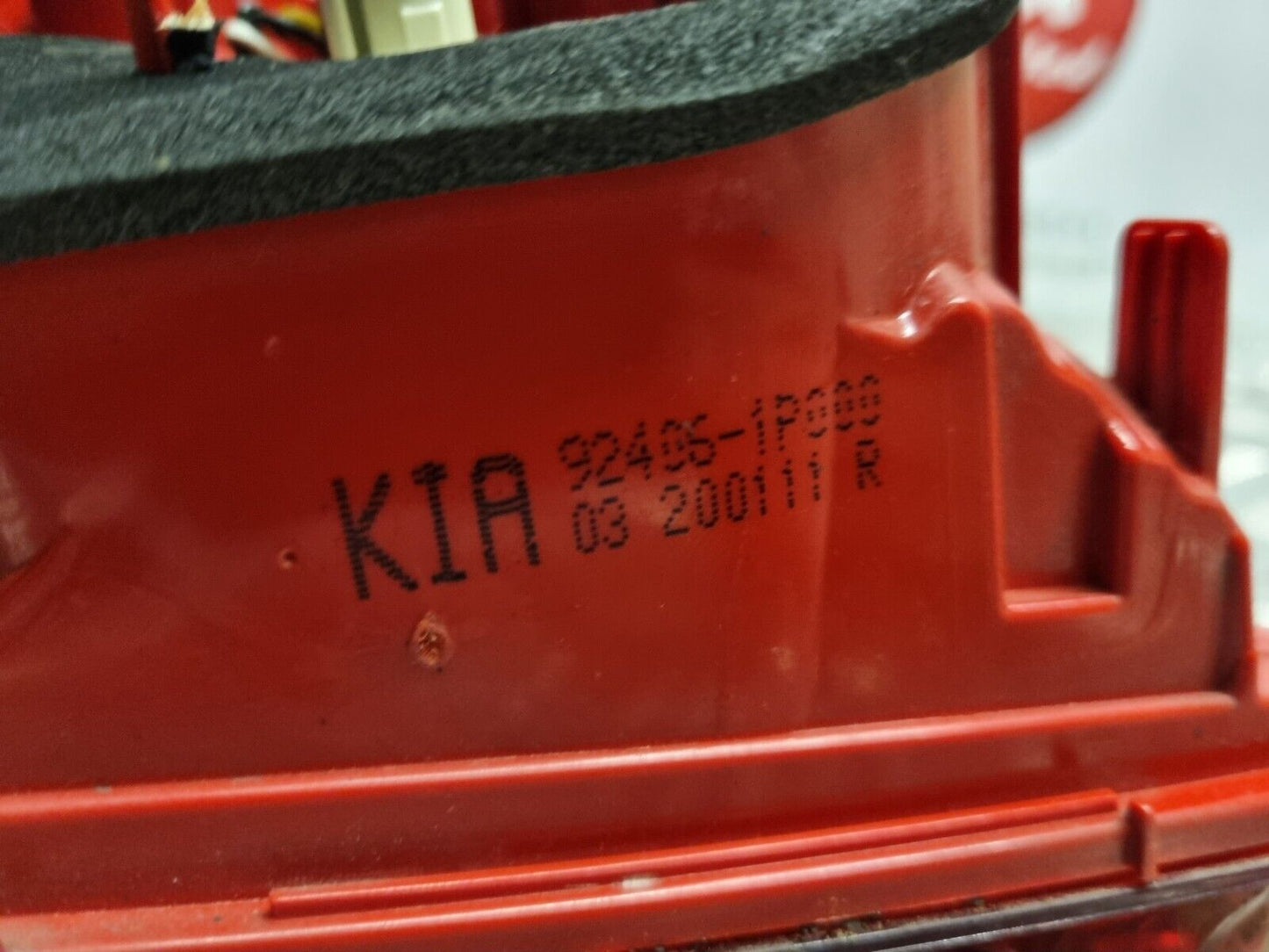 KIA VENGA 2010-2015 PRE-FACELIFT GENUINE DRIVERS SIDE REAR INNER TAILGATE LIGHT