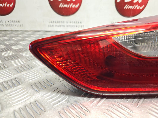 HYUNDAI I30 HATCHBACK 2012-2015 GENUINE DRIVERS SIDE REAR TAILGATE INNER LIGHT