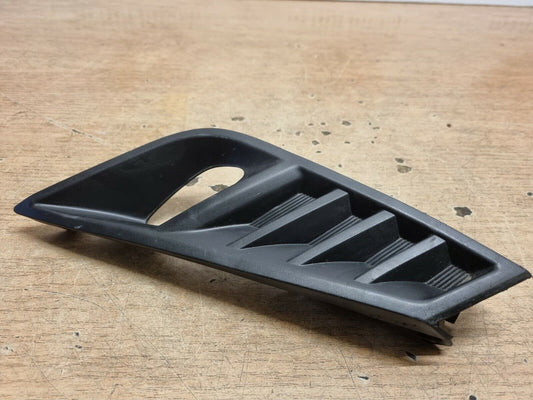 NISSAN JUKE F16 GENUINE NSF PASSENGERS SIDE FRONT FOG LIGHT SURROUND 2019-2022