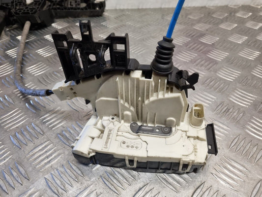 INFINITI Q30 2016-2019 GENUINE PASSENGERS FRONT DOOR LOCK MECHANISM A0997202301