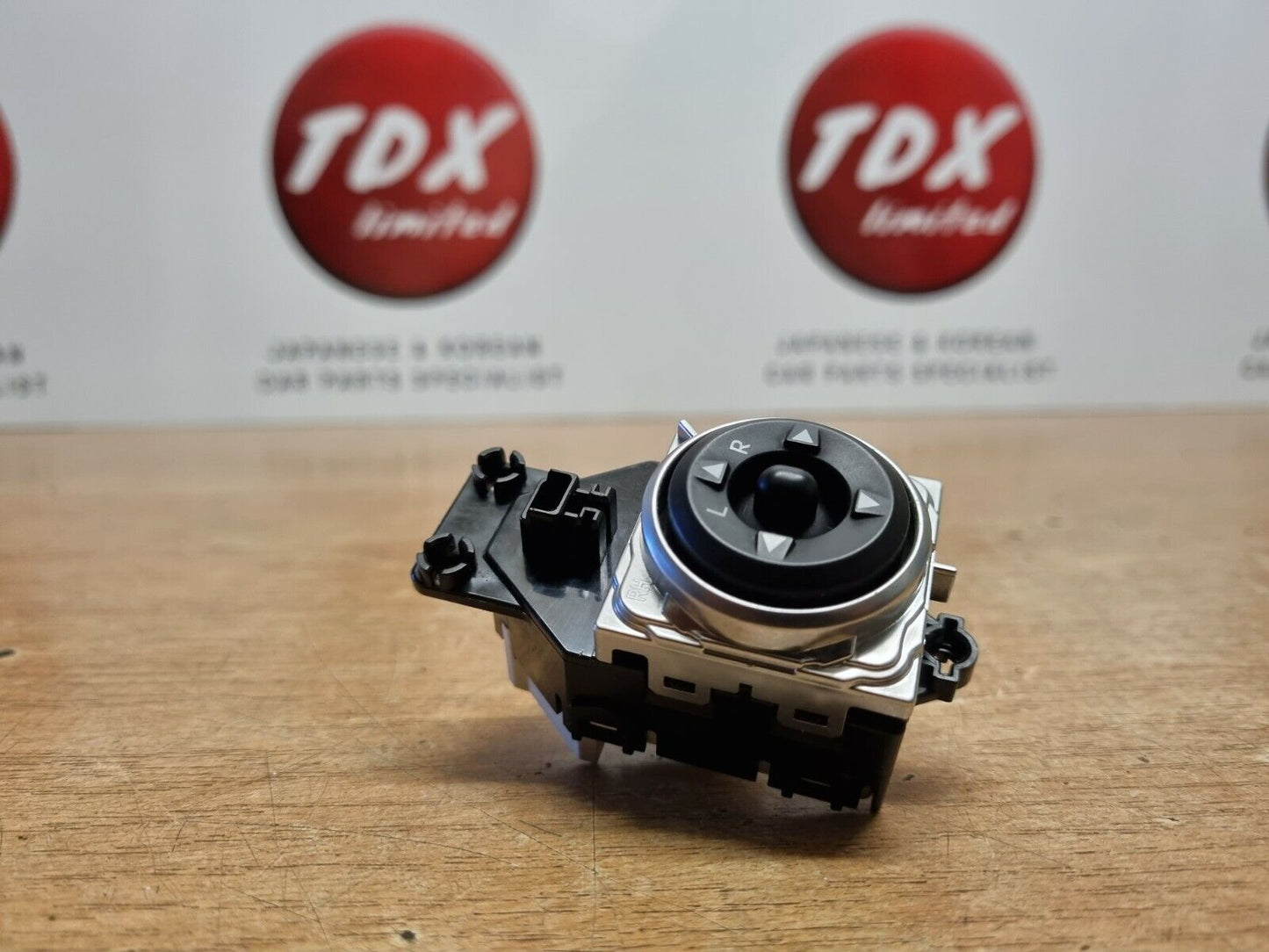 Hyundai I30 MK2 Genuine Mirror Control Adjustment Switch 2012-2017 39Y481-1110