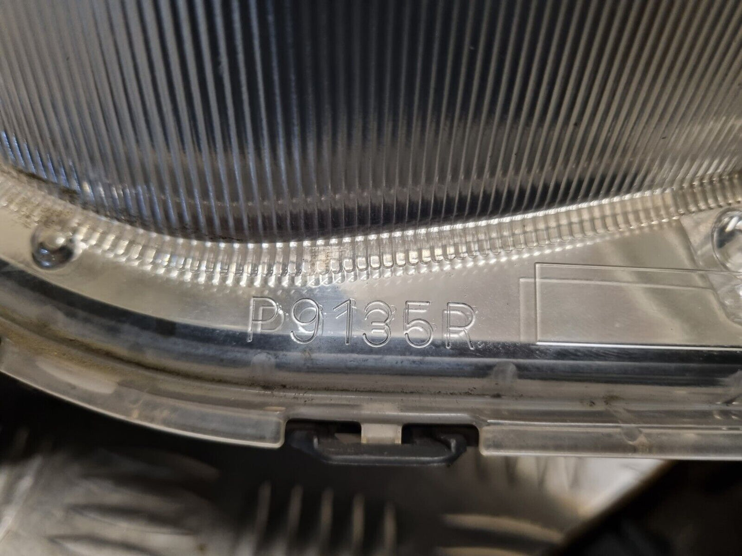 MITSUBISHI ASX 2010-2018 GENUINE DRIVERS SIDE FRONT HALOGEN HEADLIGHT LAMP