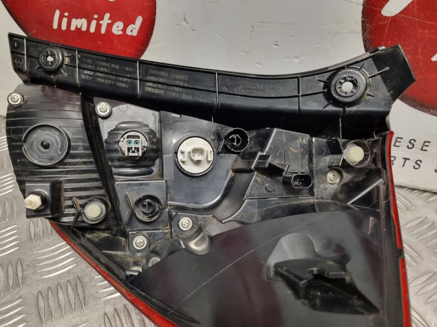 HONDA JAZZ MK4 2015-2020 GENUINE PASSENGERS SIDE REAR OUTER LED BRAKE LIGHT LAMP