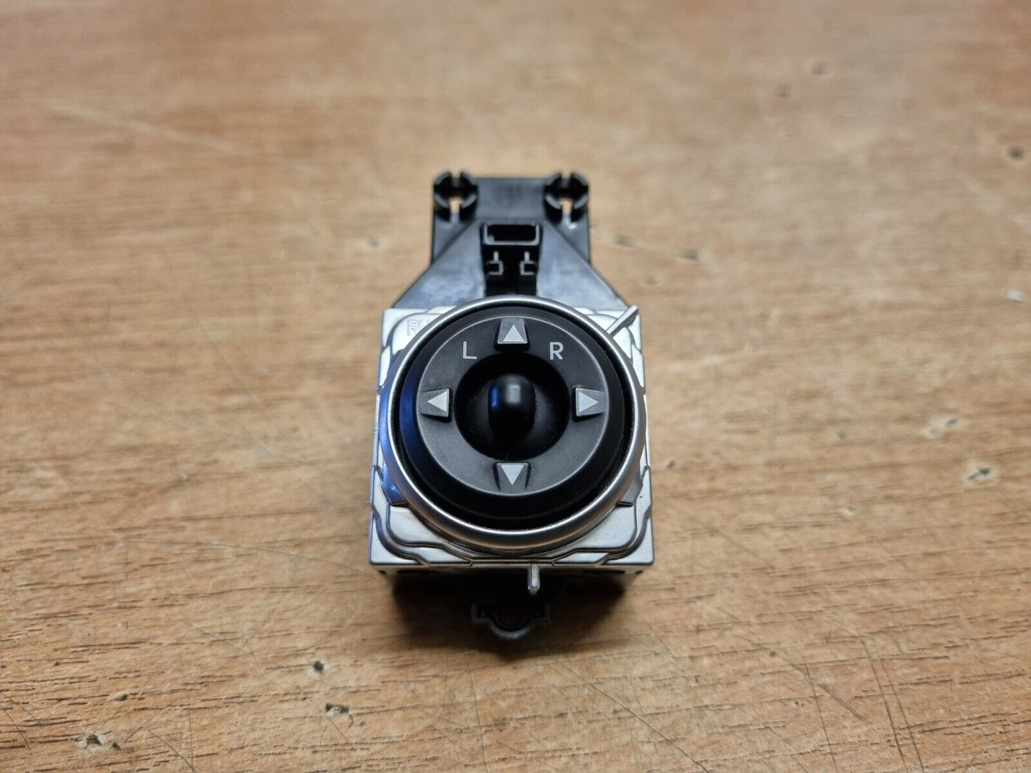 Hyundai I30 MK2 Genuine Mirror Control Adjustment Switch 2012-2017 39Y481-1110