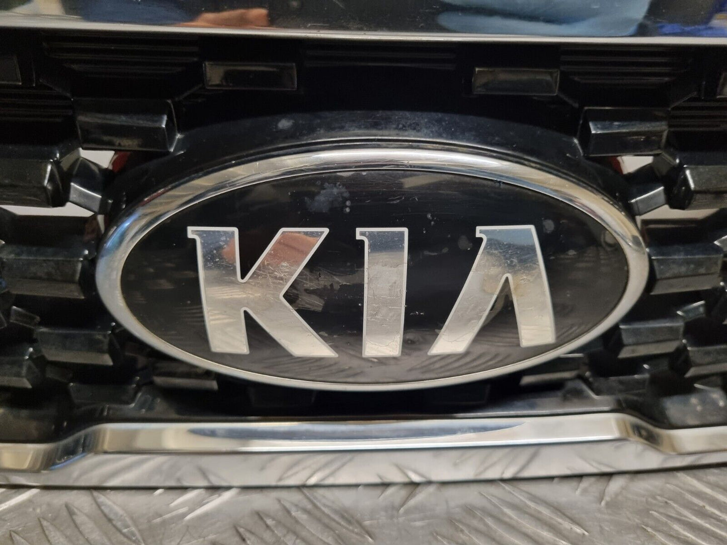 KIA VENGA (YN) 2010-2015 PRE-FACELIFT GENUINE FRONT BUMPER GRILLE 86351-1P010