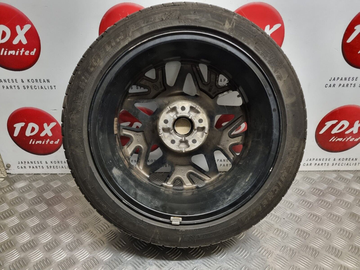 HYUNDAI KONA OS 18" INCH 2017-2022 GENUINE 5MM ALLOY WHEEL 225/45/18 52910-CM300